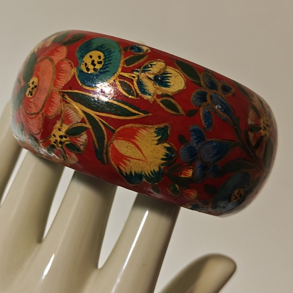 Hand-Painted Red Floral Chunky Bangle Bracelet - Picture 10 of 12